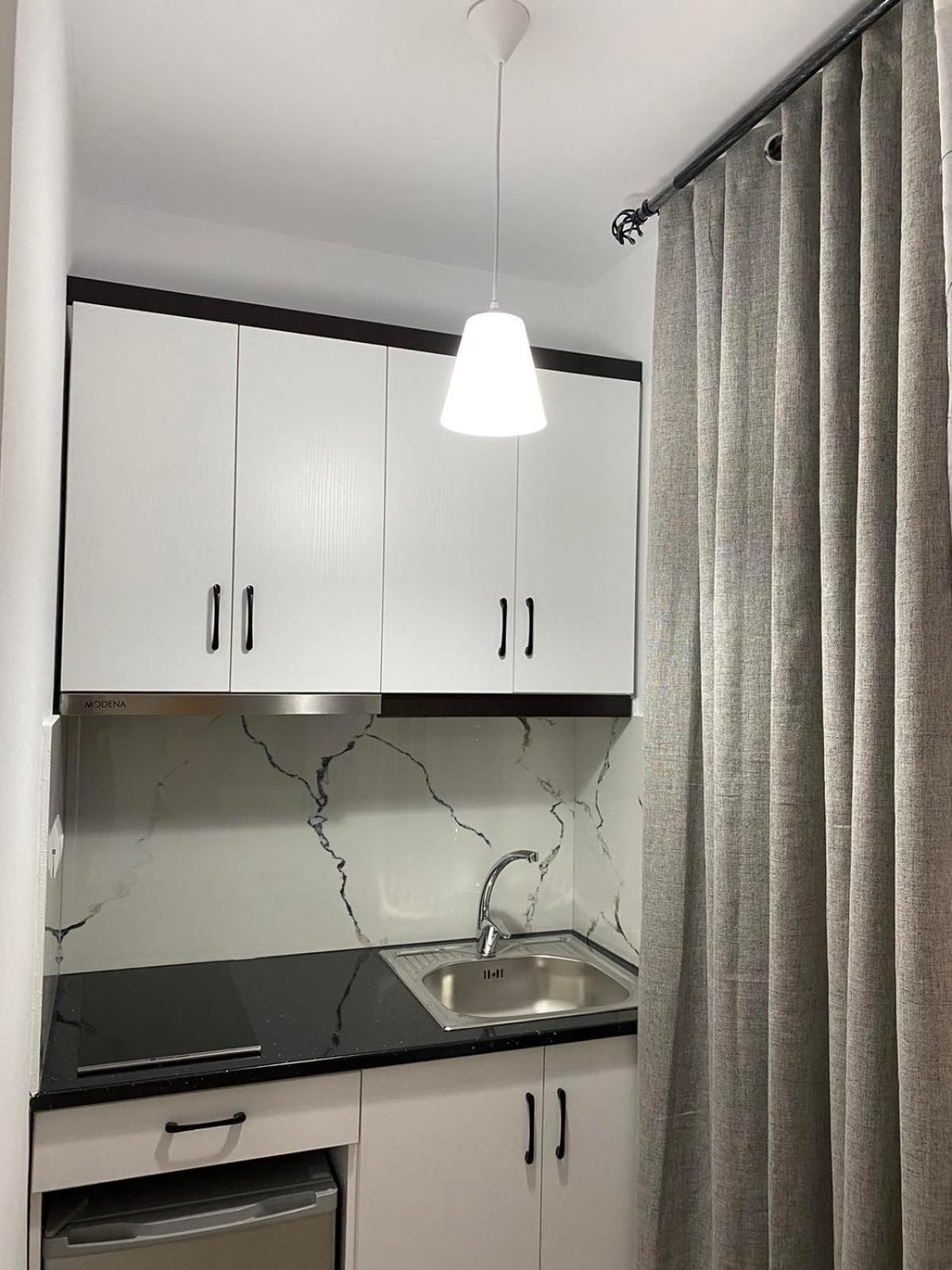 Rentrooms Geni 卡萨米尔 外观 照片