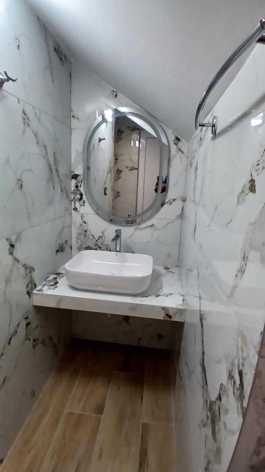 Rentrooms Geni 卡萨米尔 外观 照片